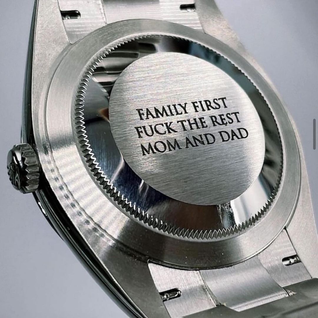 Grabado Láser Personalizado de Pareja elegante graba tu reloj en Perú