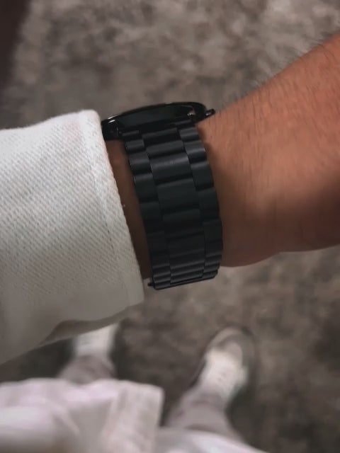 Reloj Negro Elegante Python