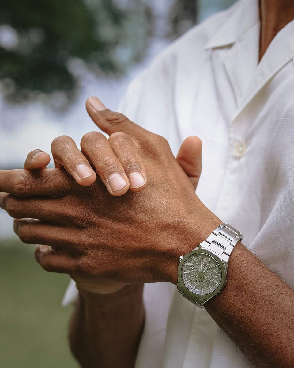 Reloj Casio Edifice EFR - S108DE - 2A Original Cristal de Zafiro y Resistencia al Agua 100M elegante masvendido en Perú