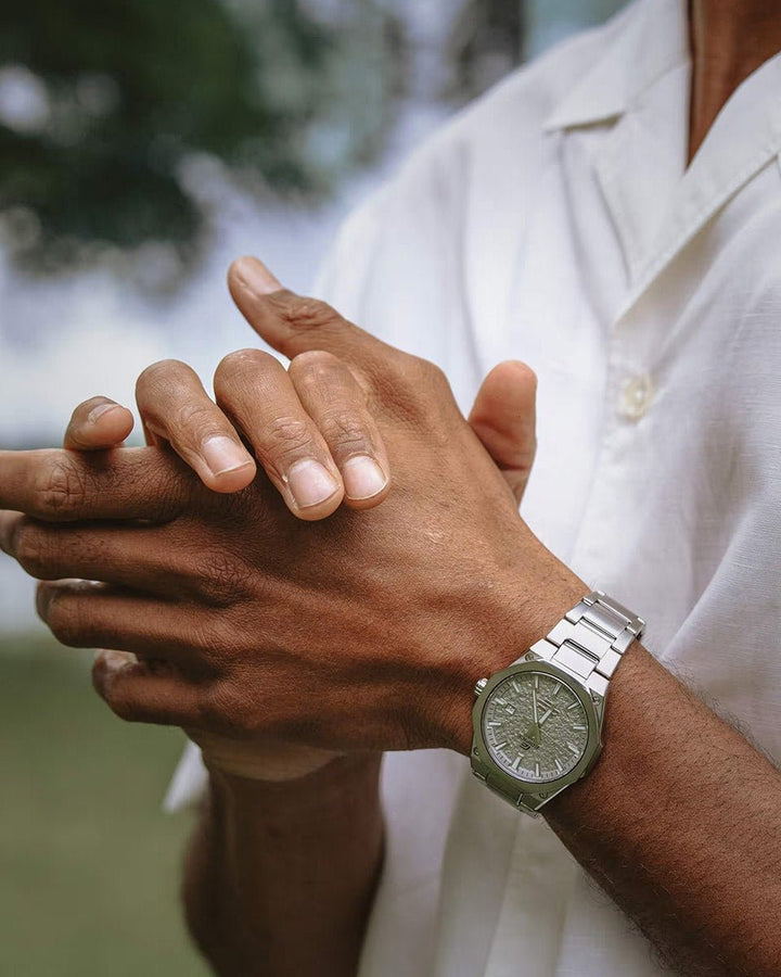 Reloj Casio Edifice EFR - S108DE - 2A Original Cristal de Zafiro y Resistencia al Agua 100M elegante masvendido en Perú