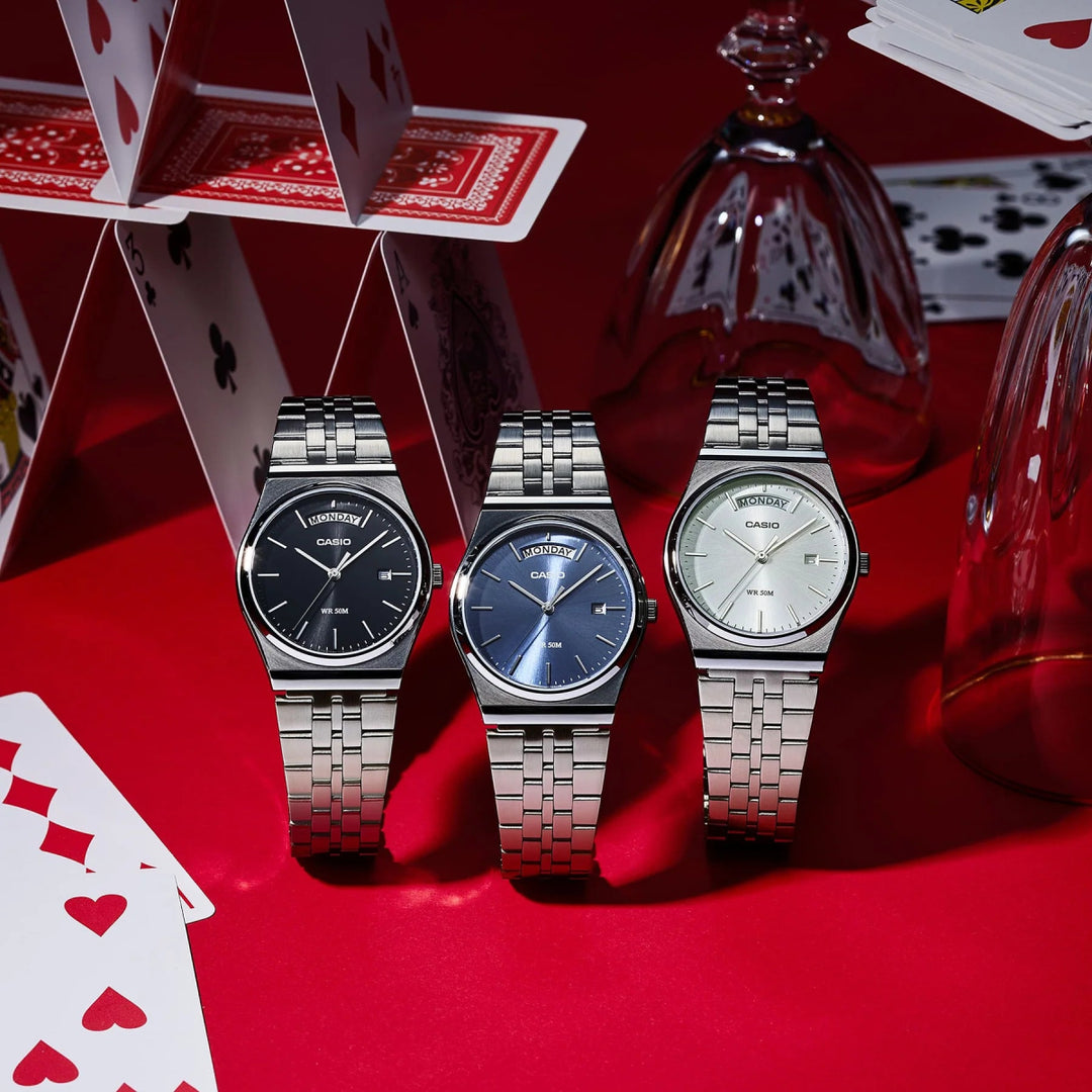 Reloj Casio MTP - B146D - 7AVDF Day - Date - Elegancia Clásica con Día de la Semana y Brazalete Jubilee elegante en Perú