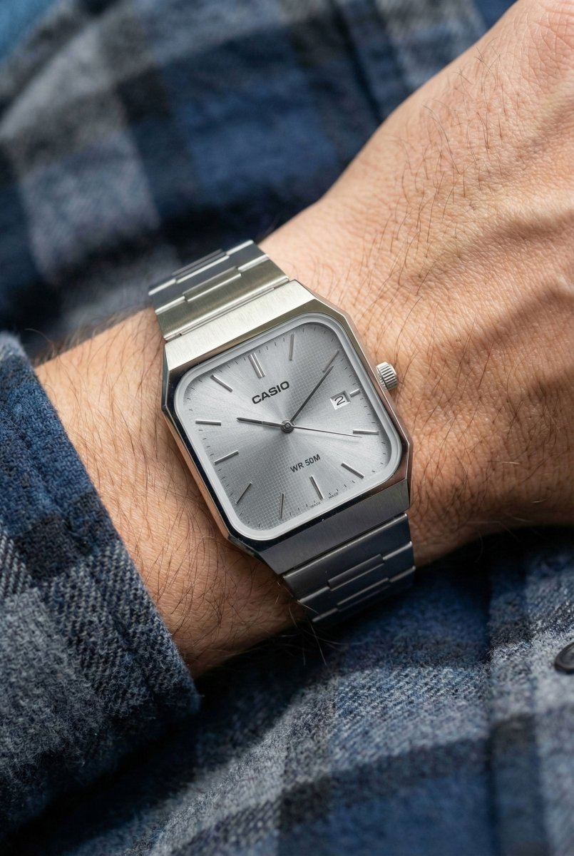 Reloj Casio MTP - B185D - 2A2 Original - Ice Blue en Acero Inoxidable para Hombre elegante en Perú