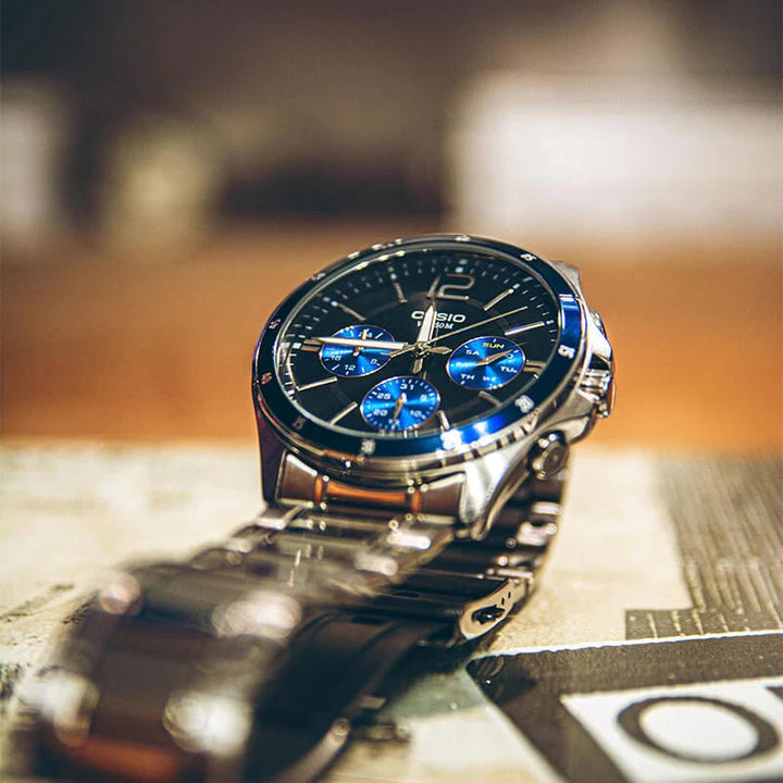 RELOJ CASIO ORIGINAL MTP - 1374D - 5AV | Acero Hombre Plateado Dial Rojo elegante Caracteristicas_Analogico en Perú