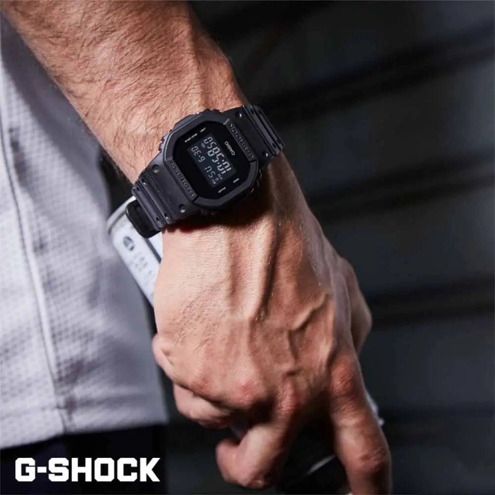 RELOJ G - SHOCK - NEGRO DW - 5600BB - 1 elegante para hombre en Perú