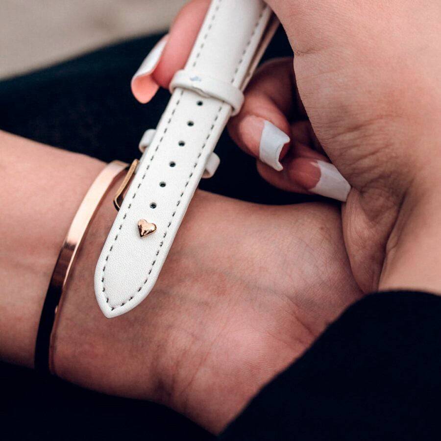 Correa Blanca – Detalle De Amor - Genuine en Perú | Jherr Jewelry