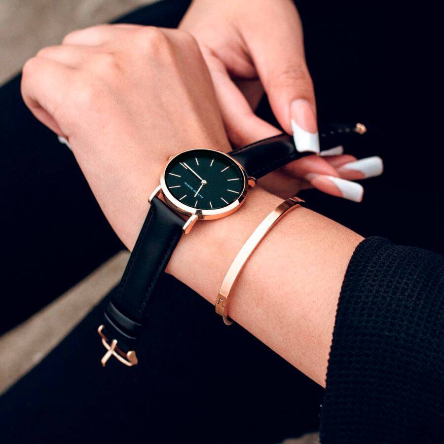 Reloj Hannah Martin de Cuero Negro Mujer